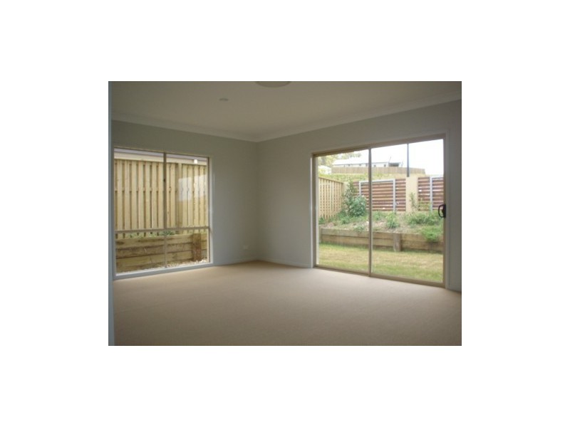 8  Starush Court, Upper Coomera QLD 4209