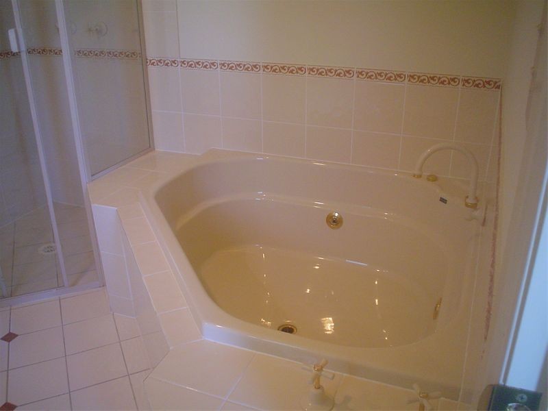 2/28-30  Oatland Esplanade, Runaway Bay QLD 4216