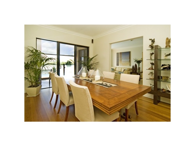 3136   Riverleigh Drive, Hope Island QLD 4212