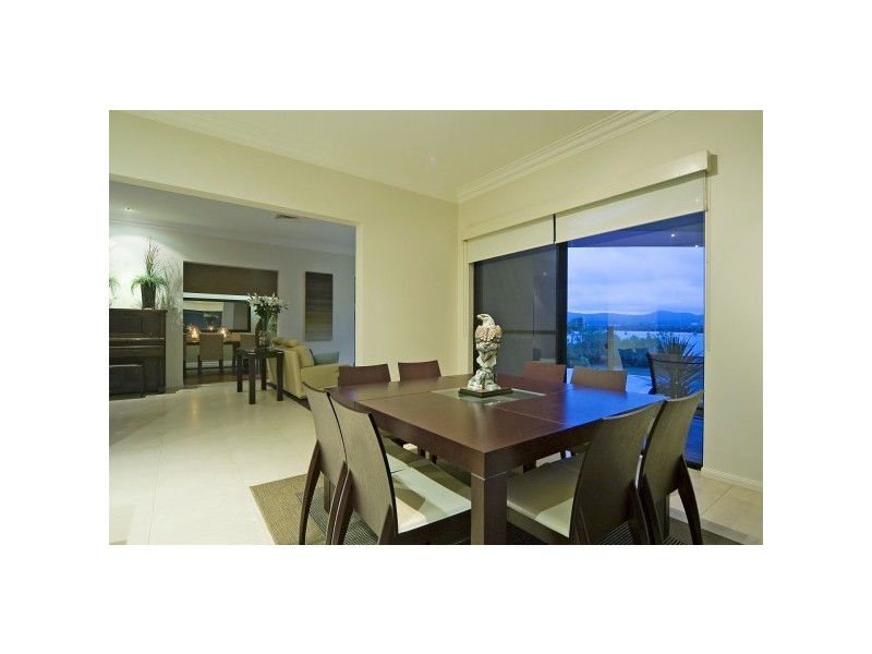 3136   Riverleigh Drive, Hope Island QLD 4212