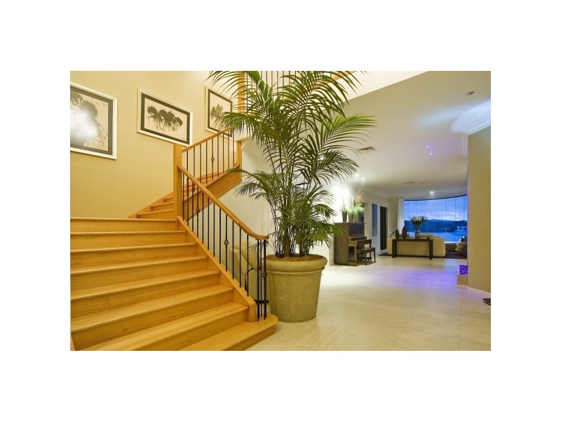 3136   Riverleigh Drive, Hope Island QLD 4212
