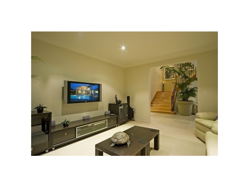3136   Riverleigh Drive, Hope Island QLD 4212