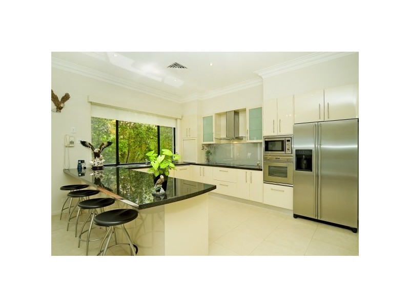 3136   Riverleigh Drive, Hope Island QLD 4212