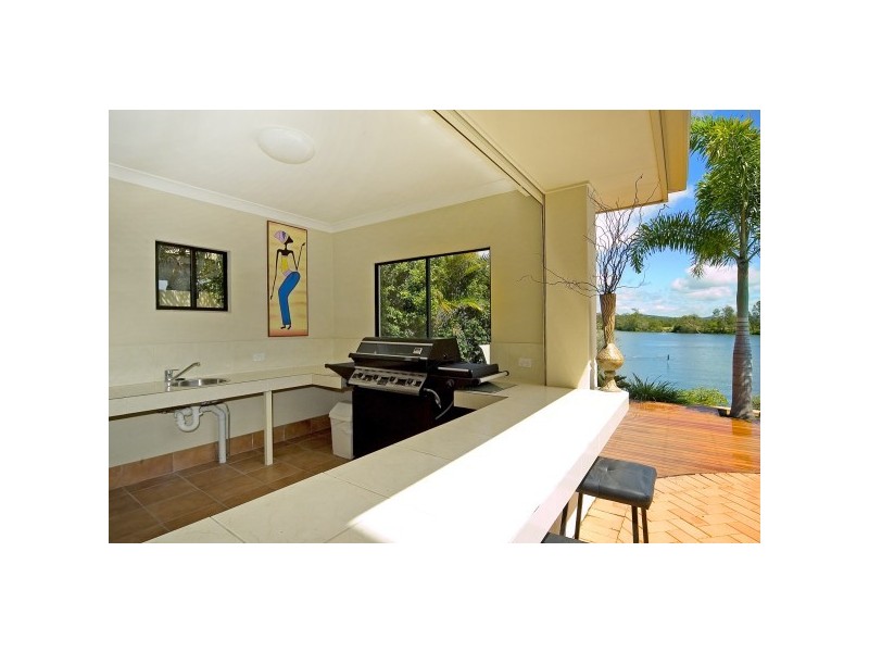 3136   Riverleigh Drive, Hope Island QLD 4212