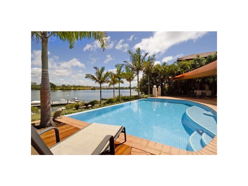 3136   Riverleigh Drive, Hope Island QLD 4212
