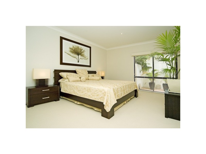 3136   Riverleigh Drive, Hope Island QLD 4212