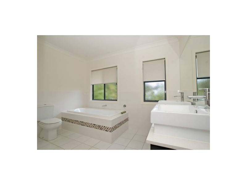 2 Pathfinder Road, Coomera QLD 4209