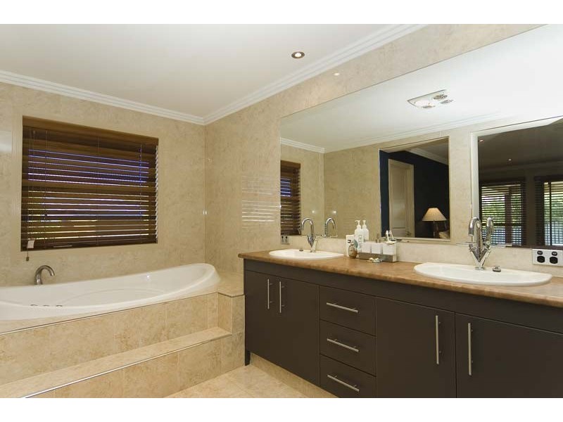 10 Ingrid Lane, Coomera QLD 4209