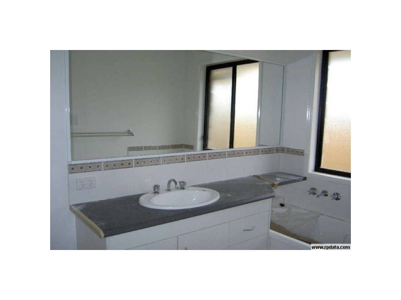 8  LIM COURT, Upper Coomera QLD 4209