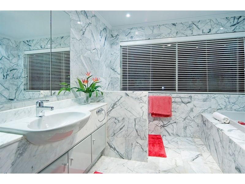 7302 Bayside Close, Sanctuary Cove QLD 4212