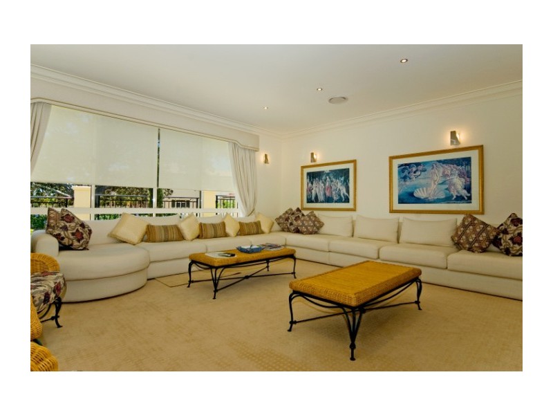 3125  Riverleigh Drive, Hope Island QLD 4212