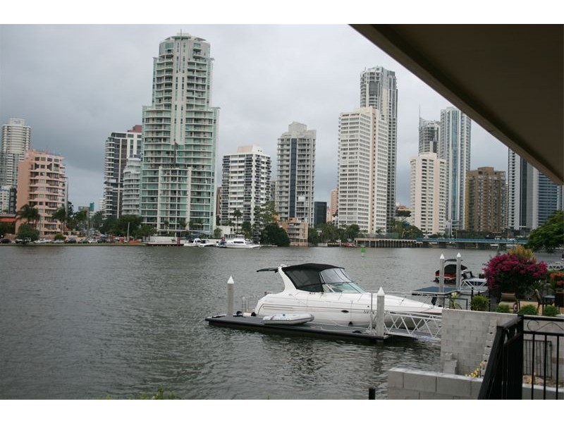 71  Stanhill Drive, Chevron Island QLD 4217