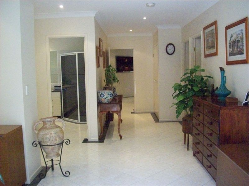 52  Riverdowns Crescent, Helensvale QLD 4212