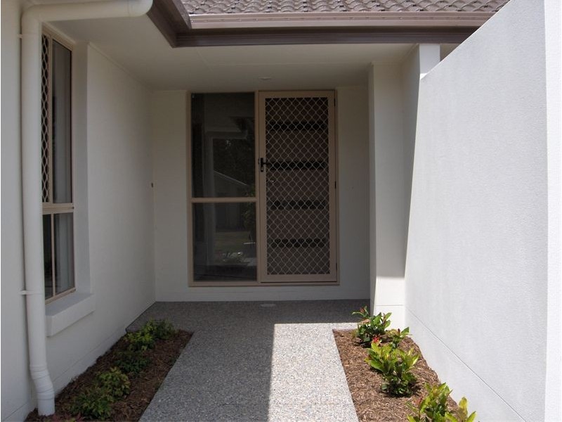 2/5  Benson Court, Ormeau QLD 4208