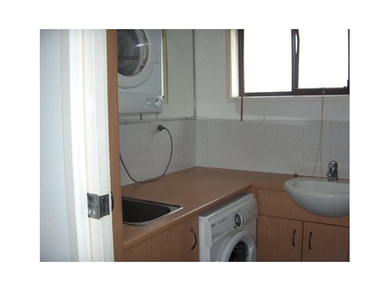 7/12  Baker Street, Labrador QLD 4215