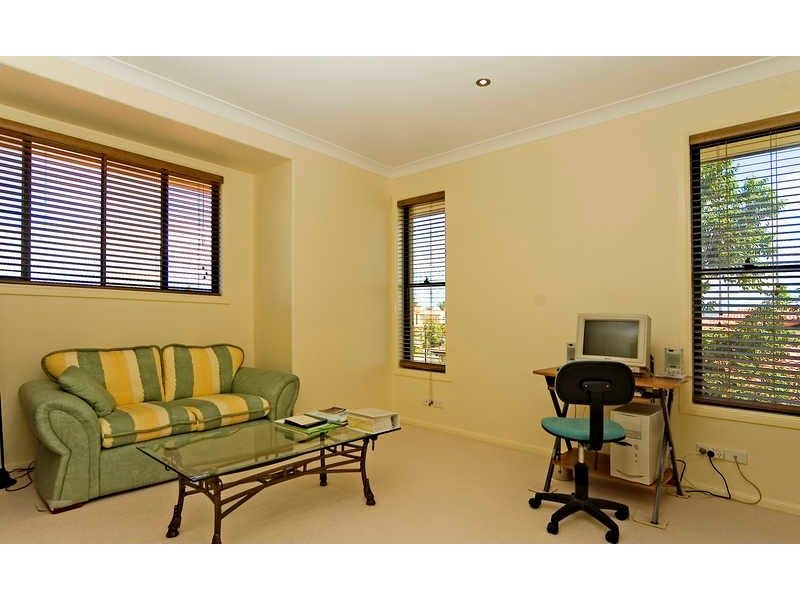 1057  Rosebank Way, Hope Island QLD 4212