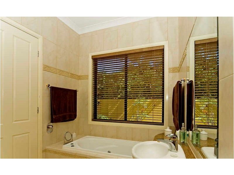 1057  Rosebank Way, Hope Island QLD 4212