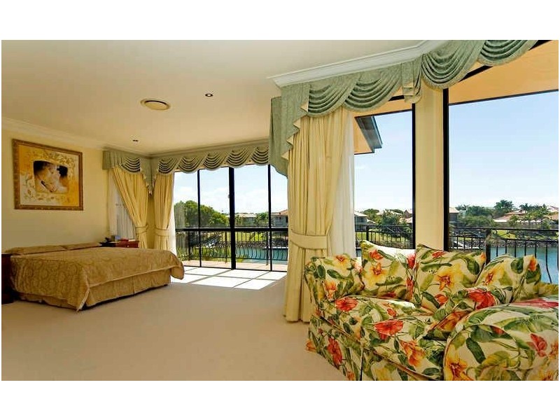 1057  Rosebank Way, Hope Island QLD 4212