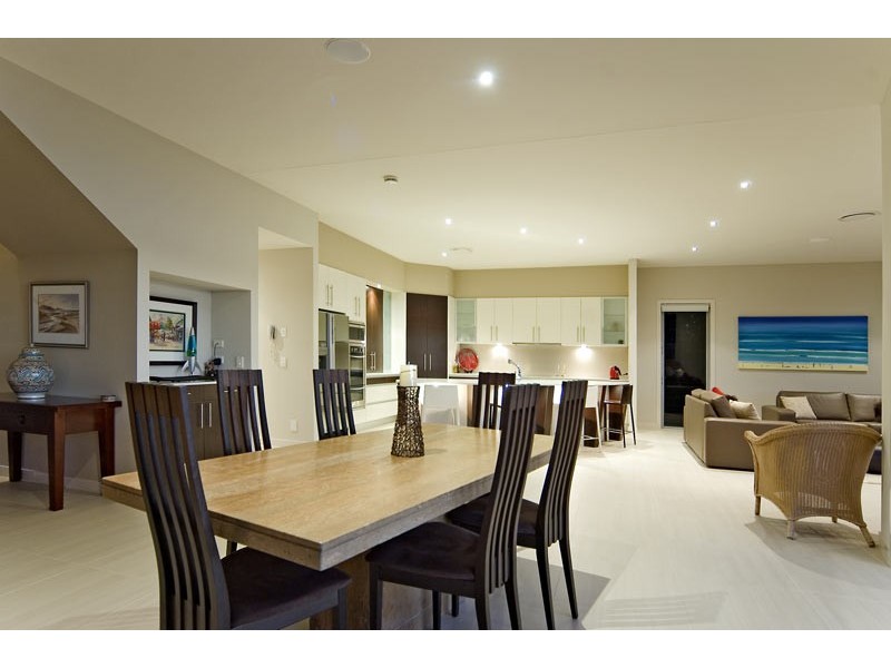 1628  Rosebank Way, Hope Island QLD 4212
