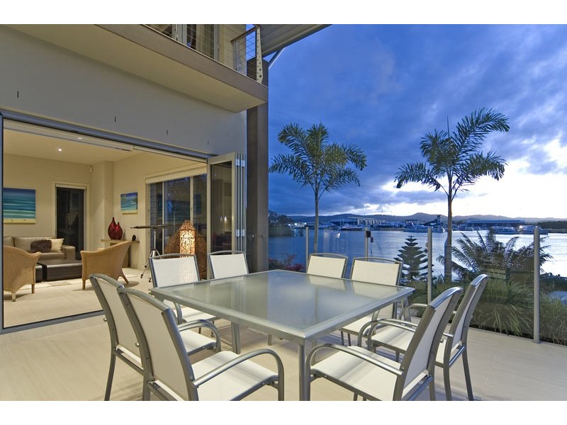 1628  Rosebank Way, Hope Island QLD 4212