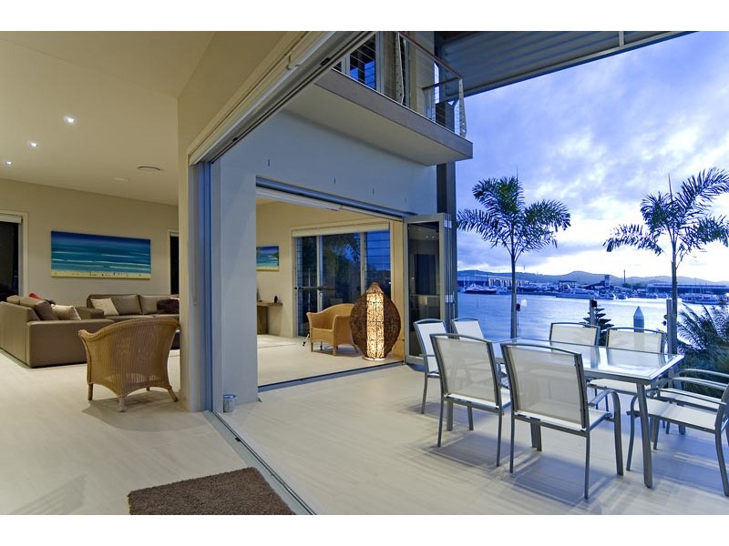 1628  Rosebank Way, Hope Island QLD 4212