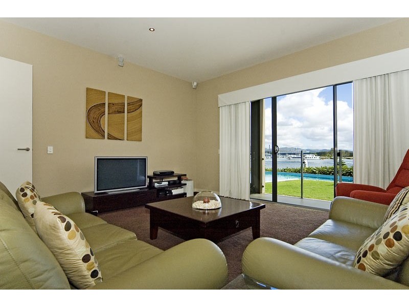 1628  Rosebank Way, Hope Island QLD 4212