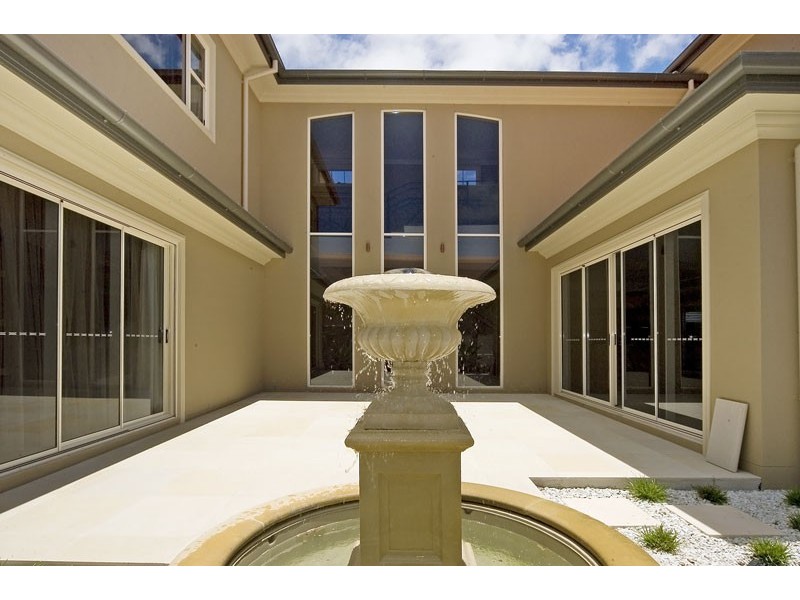 3112  Riverleigh Drive, Hope Island QLD 4212