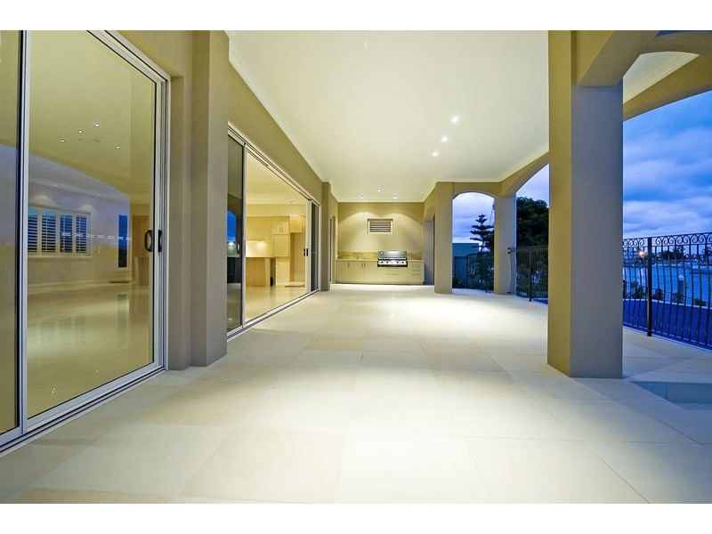 3112  Riverleigh Drive, Hope Island QLD 4212