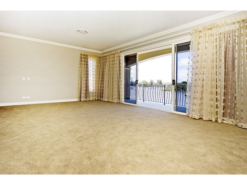 3112  Riverleigh Drive, Hope Island QLD 4212