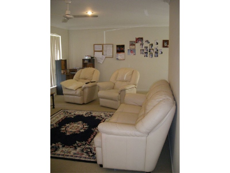 17  LANCELOT CRES, Ormeau QLD 4208