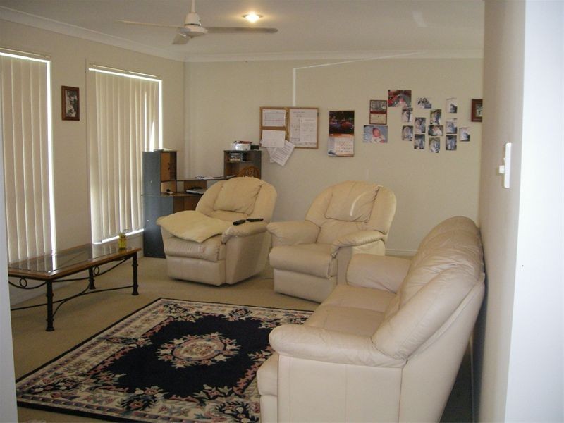 17  LANCELOT CRES, Ormeau QLD 4208