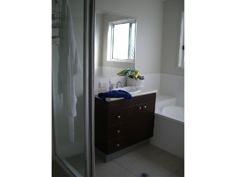 17  LANCELOT CRES, Ormeau QLD 4208