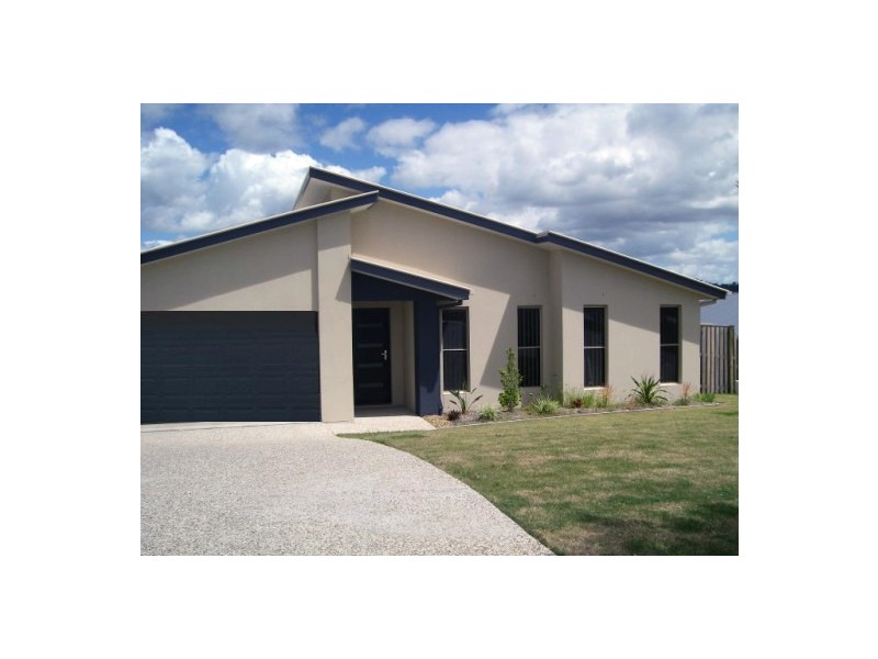 9  Codrington Cct, Pacific Pines QLD 4211