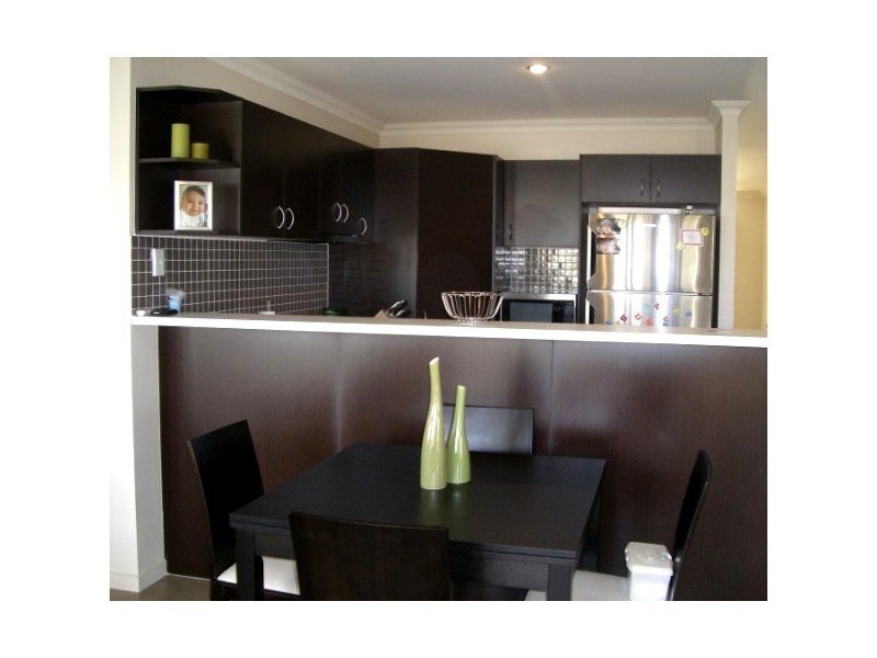 9  Codrington Cct, Pacific Pines QLD 4211