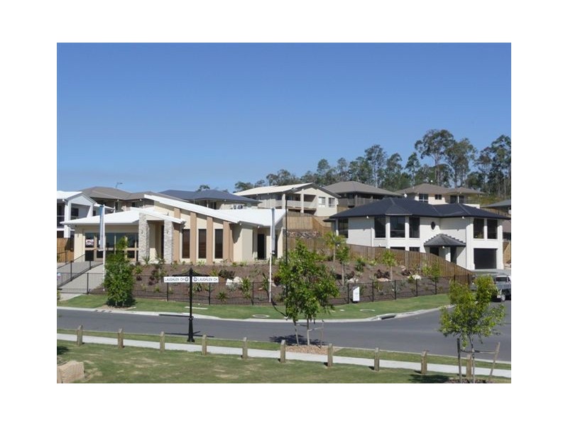 9  Codrington Cct, Pacific Pines QLD 4211