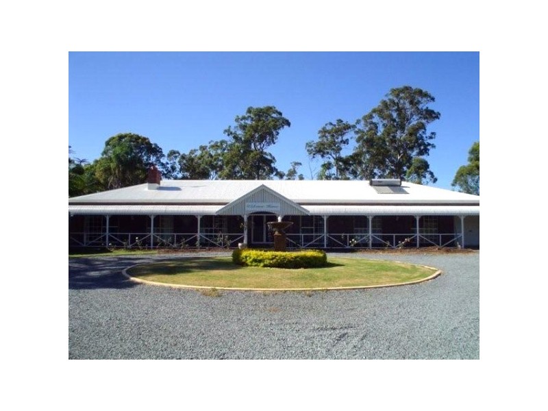 10 California Drive, Oxenford QLD 4210