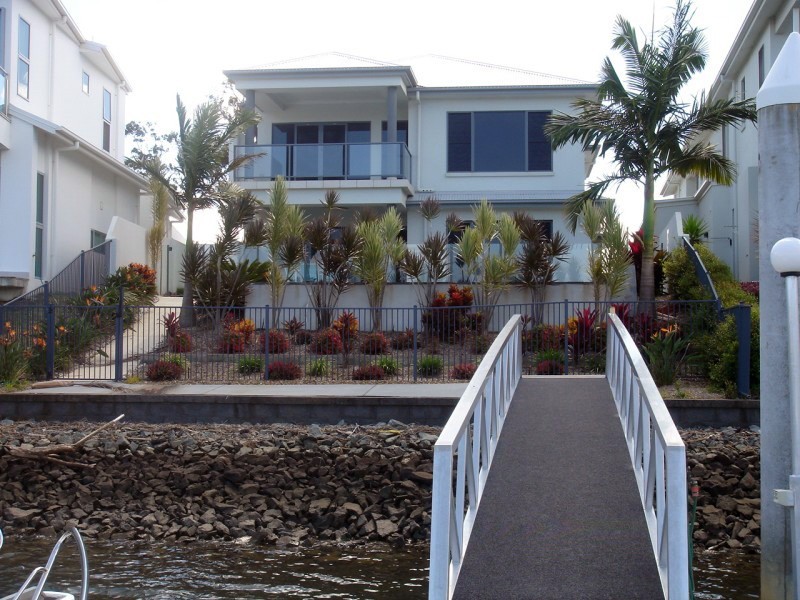 6  Kurrewa Lane, Coomera QLD 4209