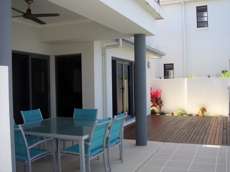 6  Kurrewa Lane, Coomera QLD 4209