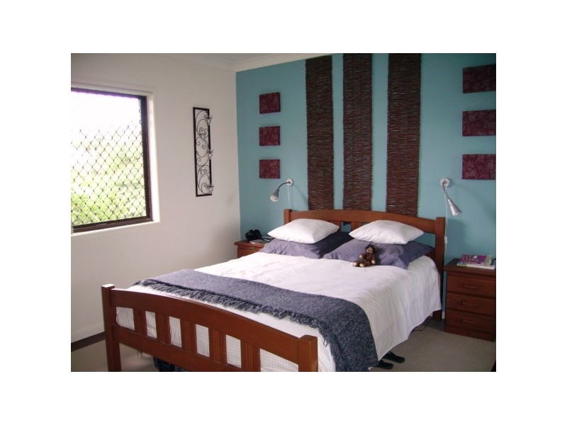 65  Surf Street, Mermaid Waters QLD 4218