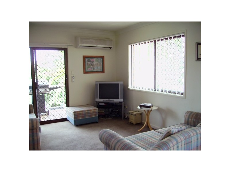 65  Surf Street, Mermaid Waters QLD 4218