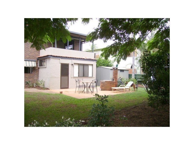 65  Surf Street, Mermaid Waters QLD 4218