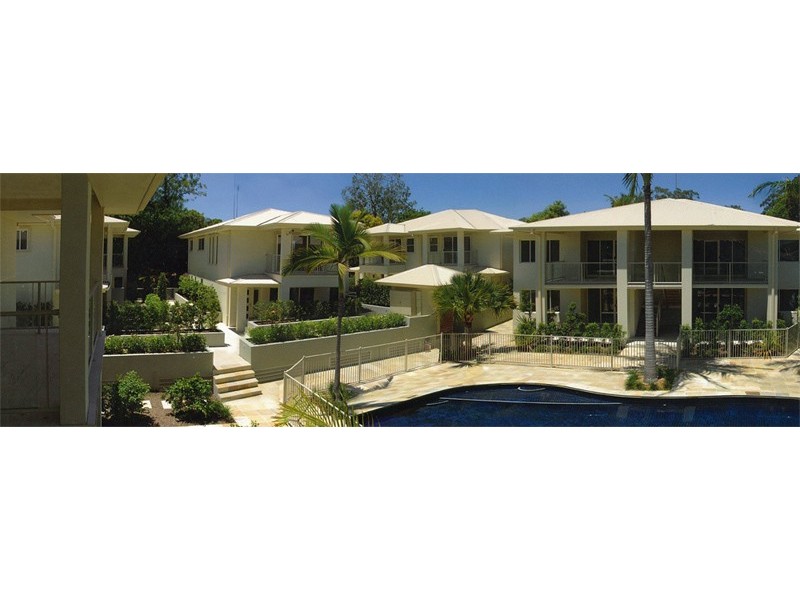 8/27  Gordon Street, Labrador QLD 4215