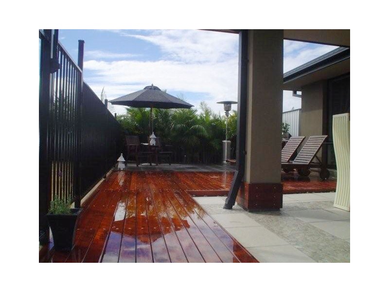 7 Carmarthen Circuit, Pacific Pines QLD 4211