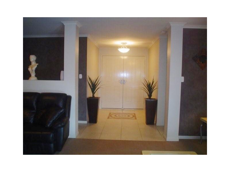 7 Carmarthen Circuit, Pacific Pines QLD 4211