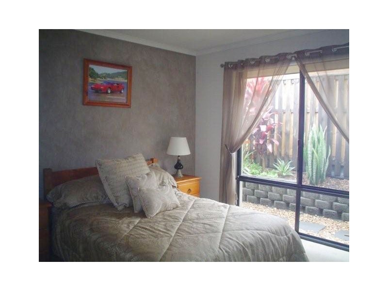 7 Carmarthen Circuit, Pacific Pines QLD 4211