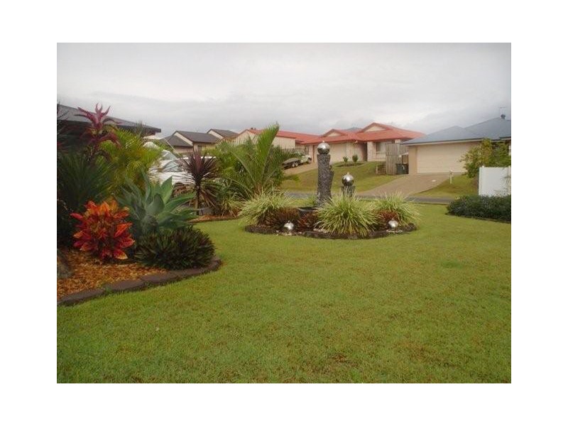 7 Carmarthen Circuit, Pacific Pines QLD 4211