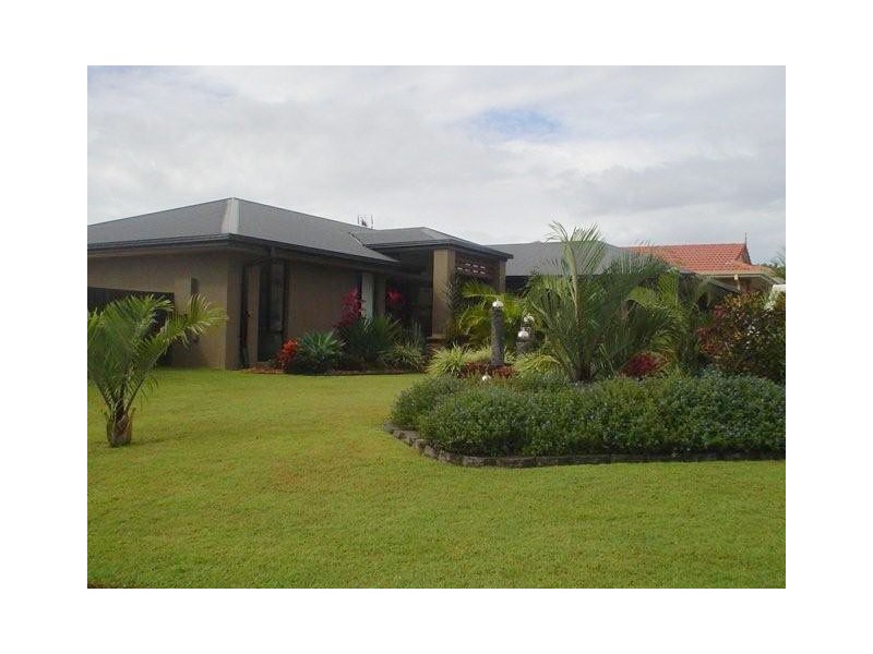 7 Carmarthen Circuit, Pacific Pines QLD 4211