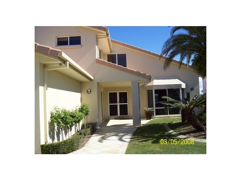 72  Tradewinds Avenue, Paradise Point QLD 4216