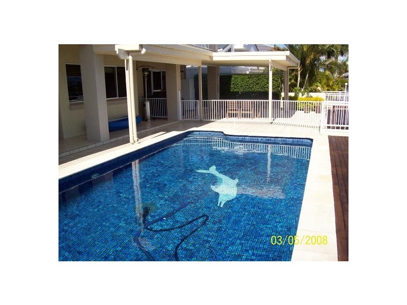 72  Tradewinds Avenue, Paradise Point QLD 4216