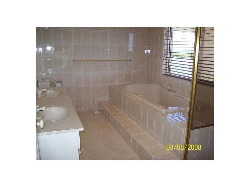 72  Tradewinds Avenue, Paradise Point QLD 4216